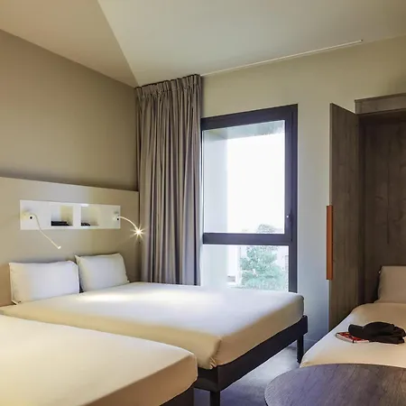 Ibis Budget Montpellier Aeroport Parc Des Expos Hotel 2*